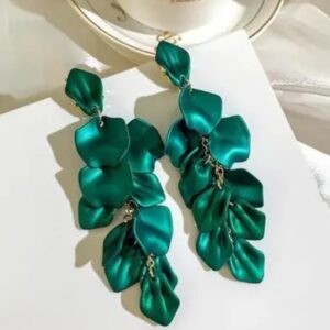Retro style leaf earring