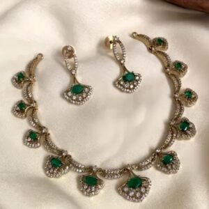 AD stone white and green neckalce